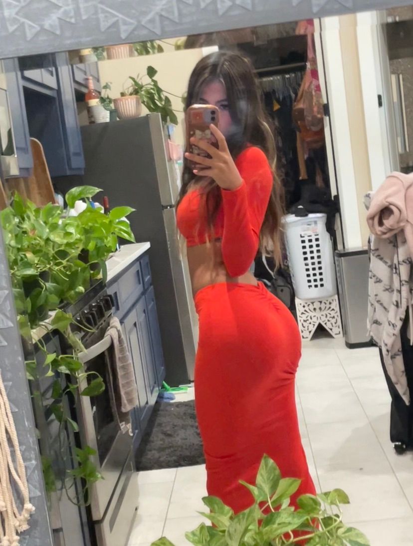 available selfies/vids