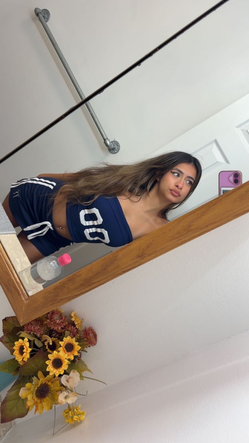 available for selfies/vids