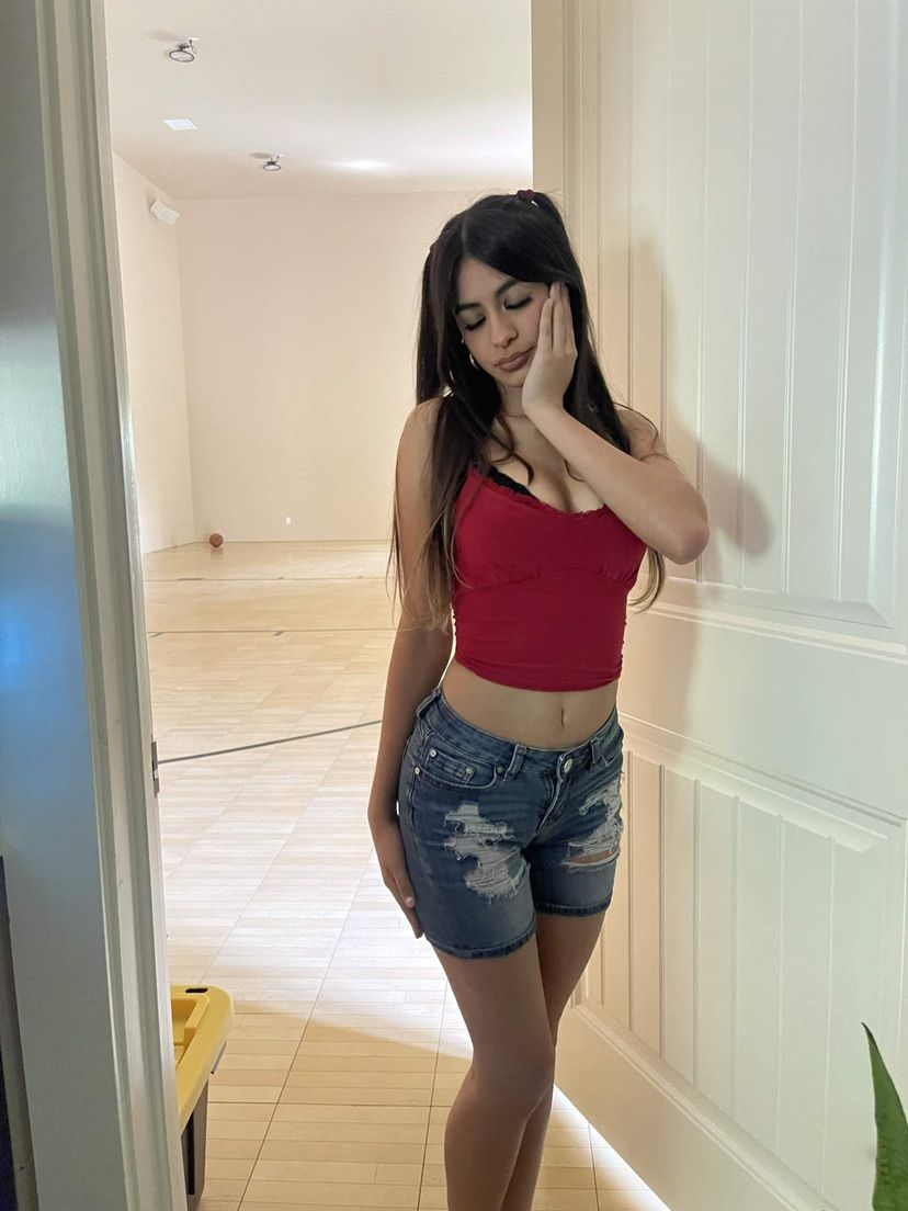 available selfies/vids