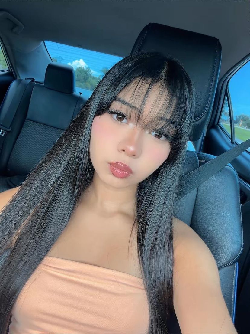hi doing free texting sessions and selfies <3