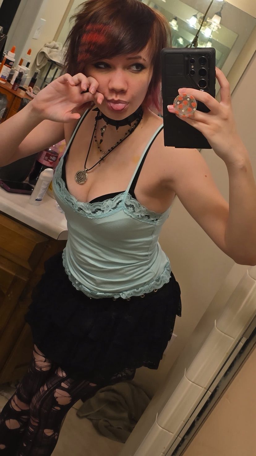 :p available for selfies 🥹