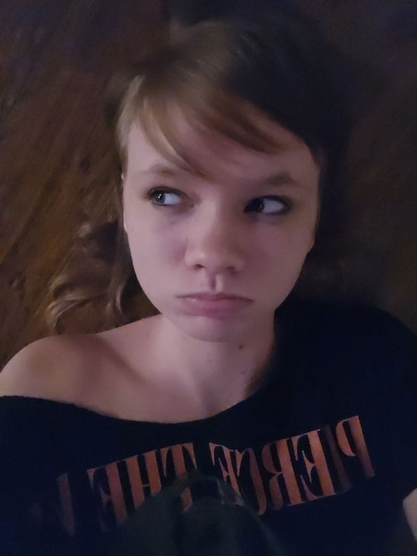 who wants pics of meeee