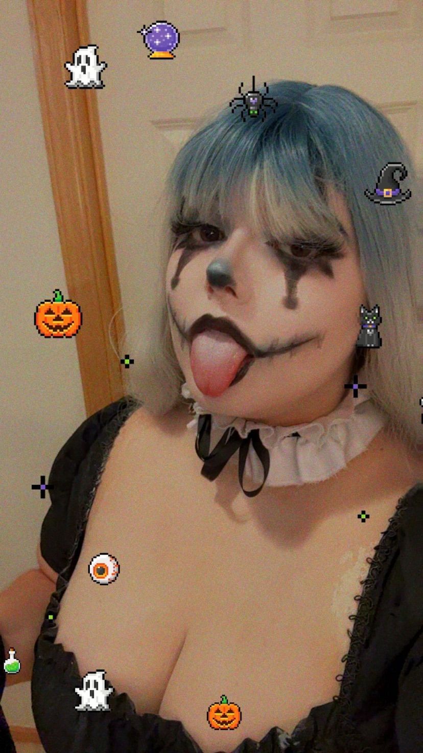 Quit clowning around and come talk to me 💕