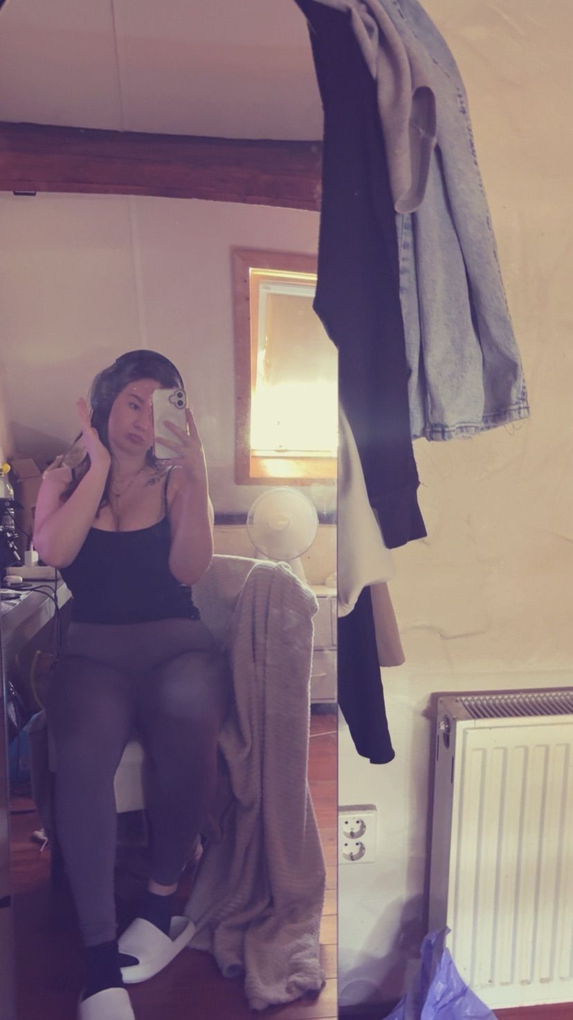 🌸💋 Also lonely