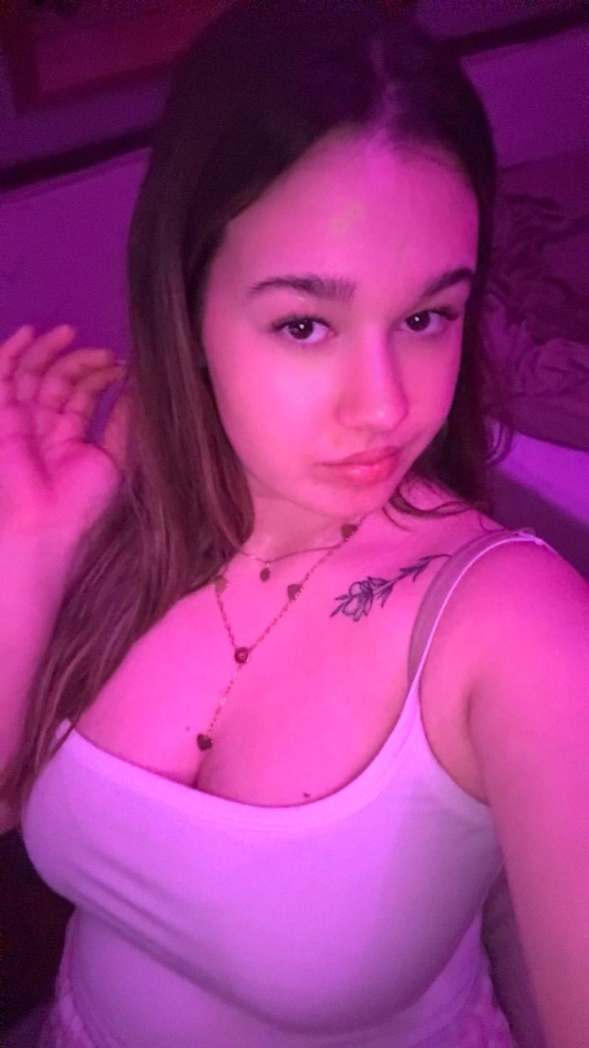 Wanna talk or vc🎀💋