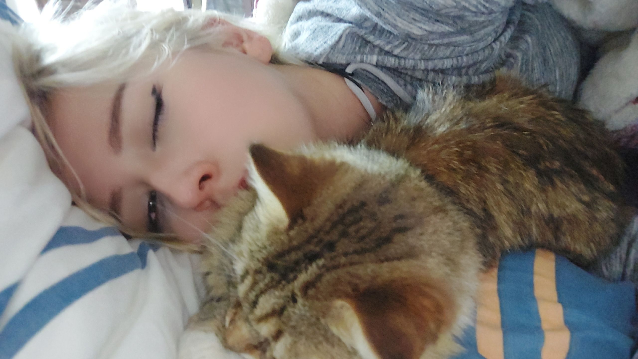 With my Cat 💫