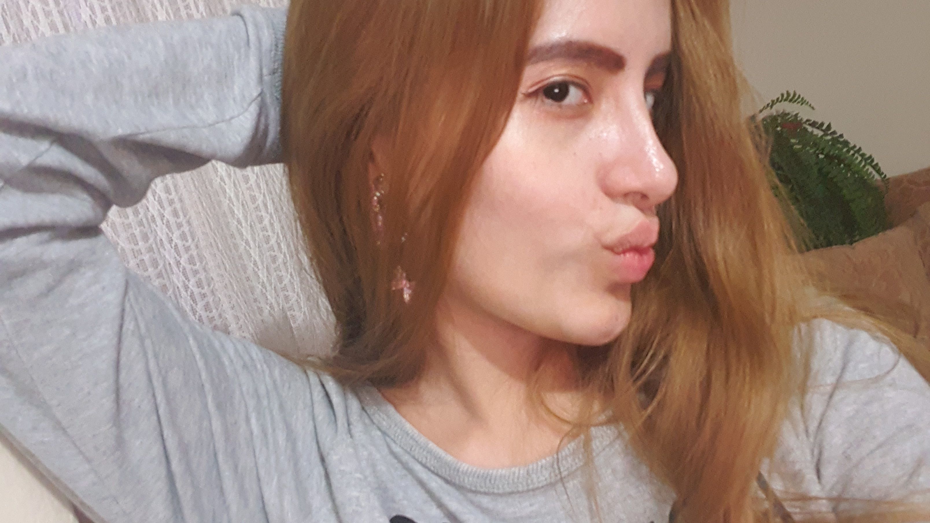 Someone to talk or play? :3