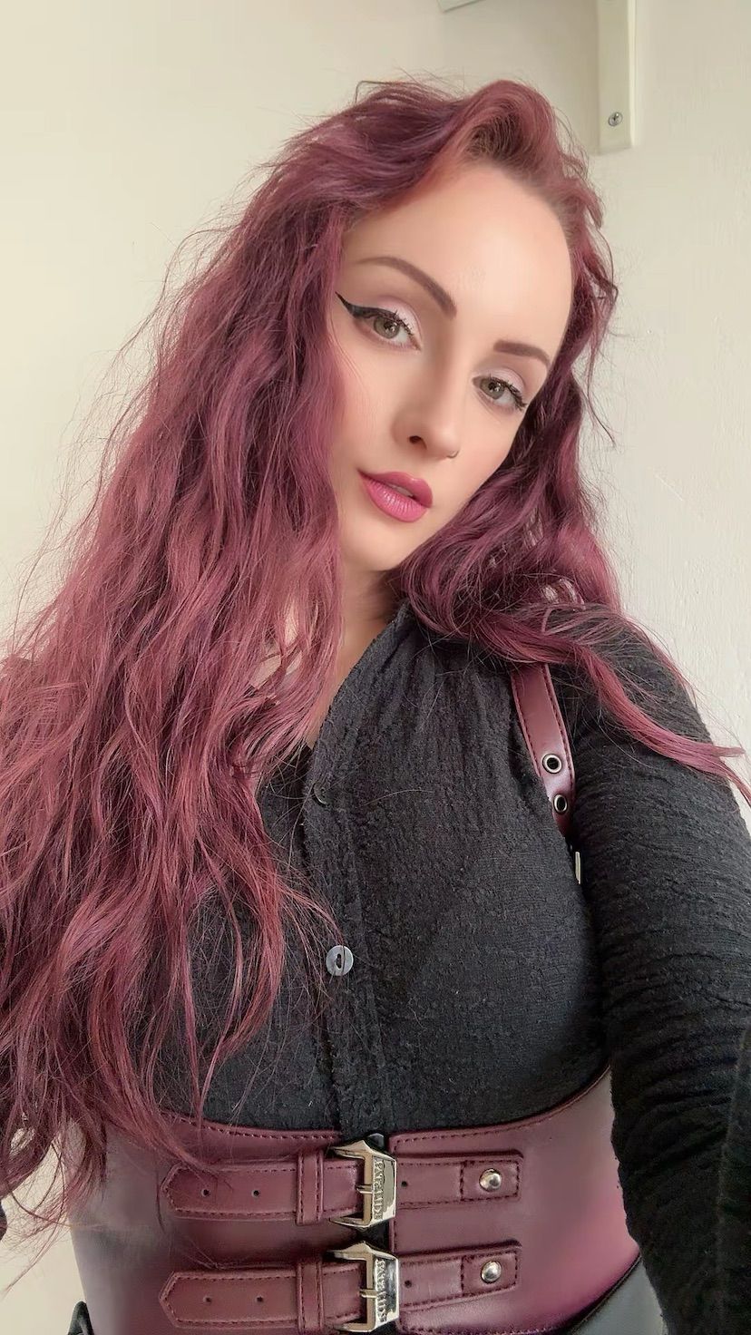 dm me💜