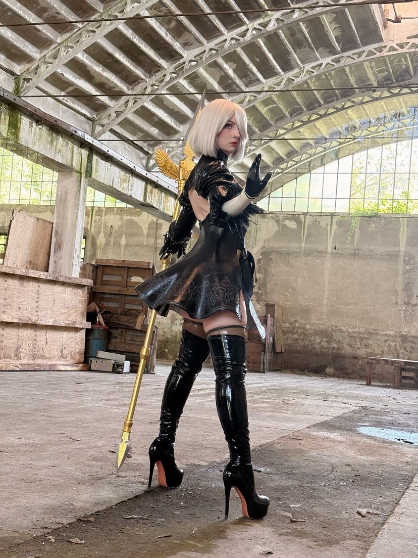 Echat with professional cosplayer 💜
