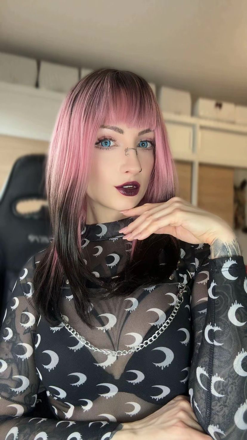 Available, dm me 💜