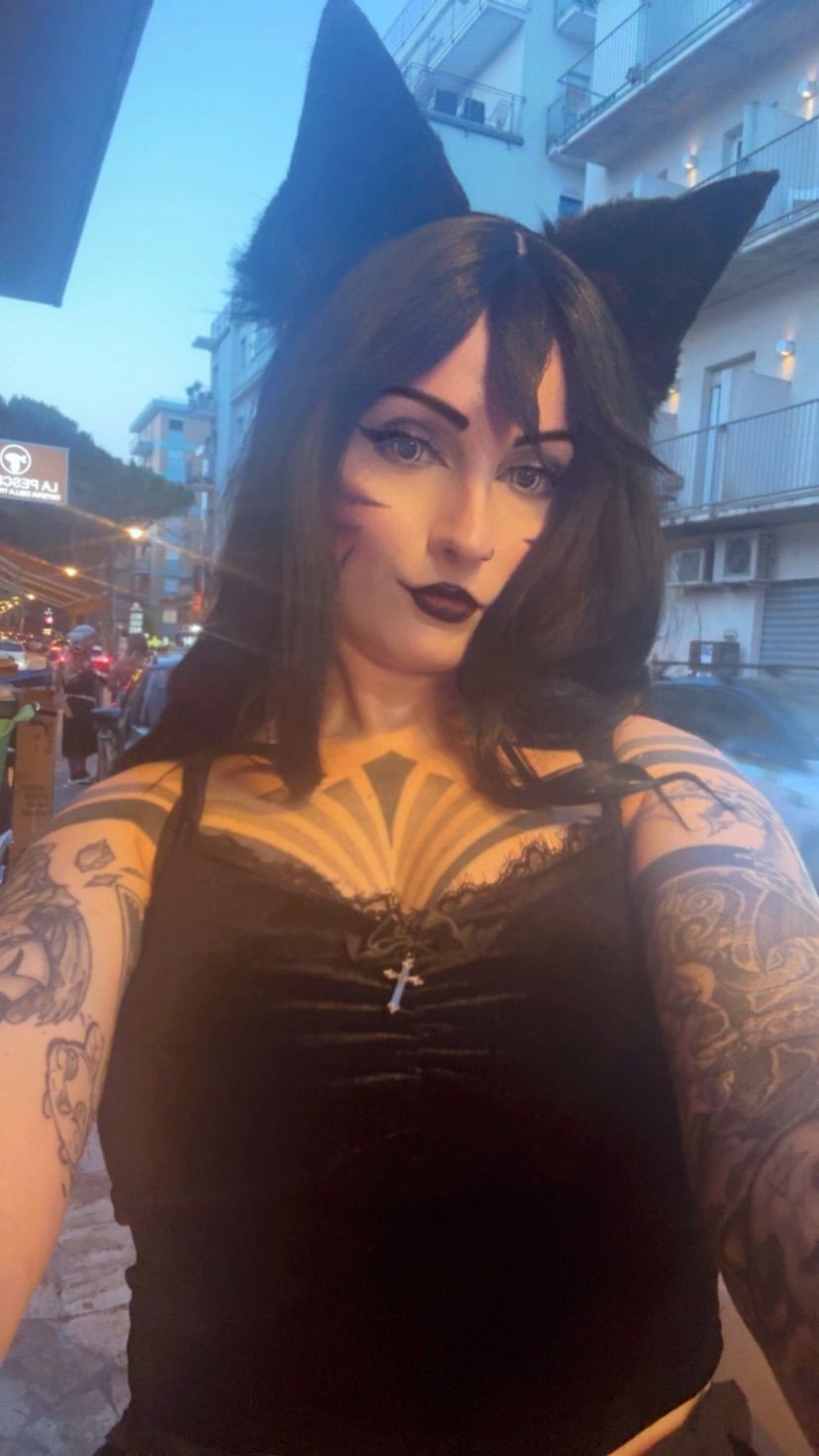 Games, chat, selfies 💜