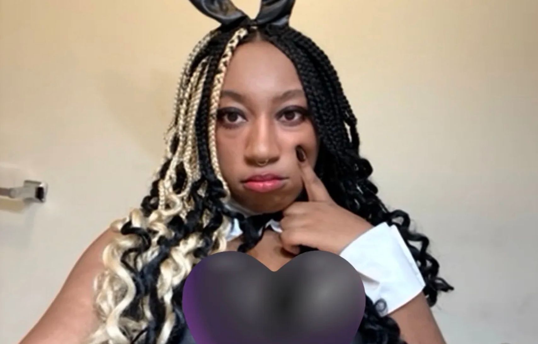 avail for vid calls + games!