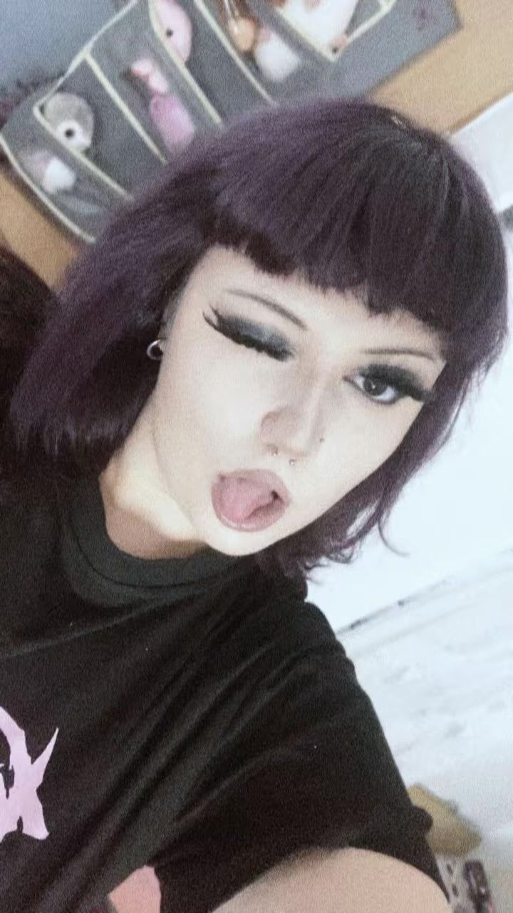 come say hi :3