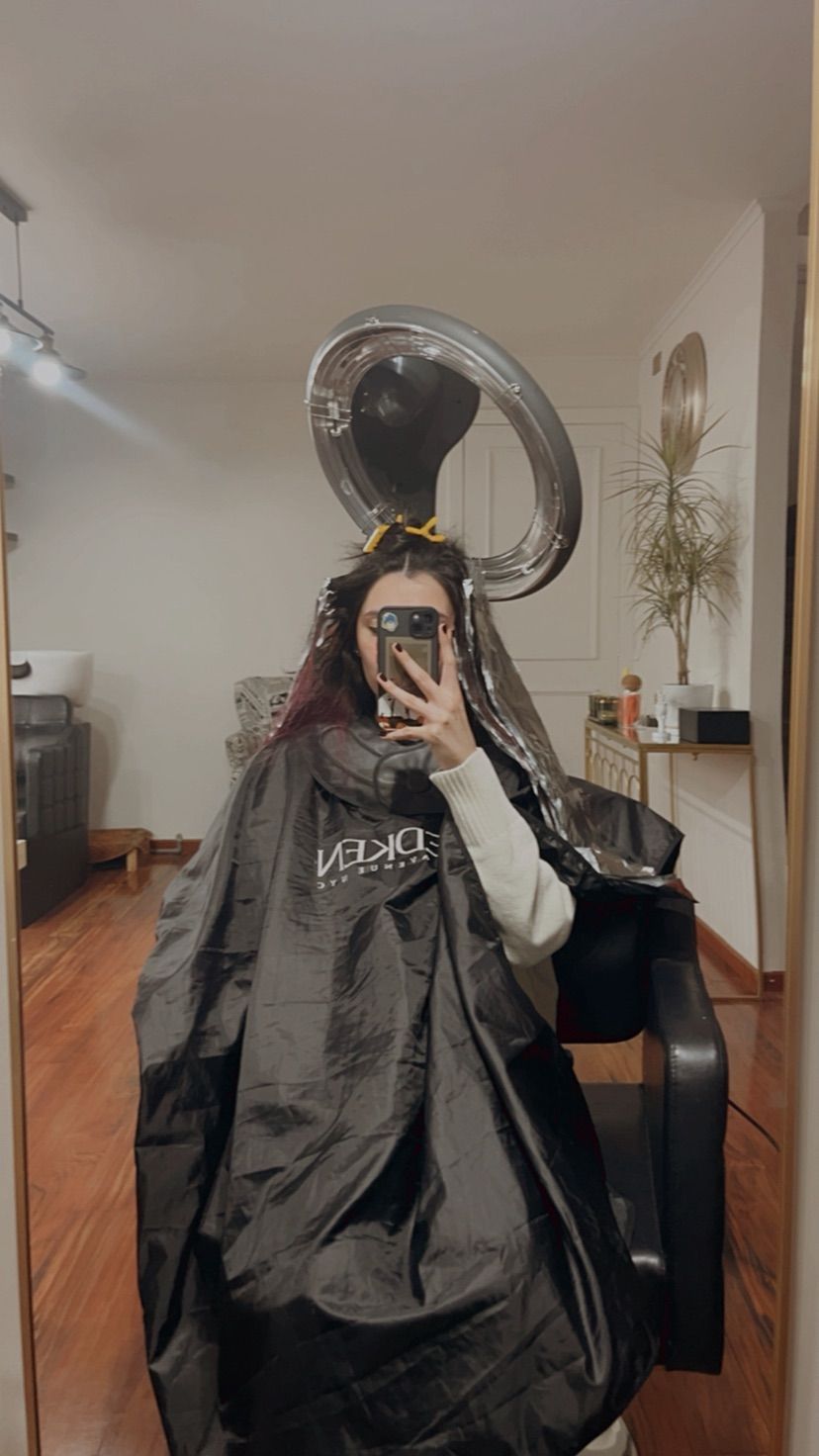 Dyeing my hair ʕ •ᴥ•ʔ 
Wanna se the results?🌸