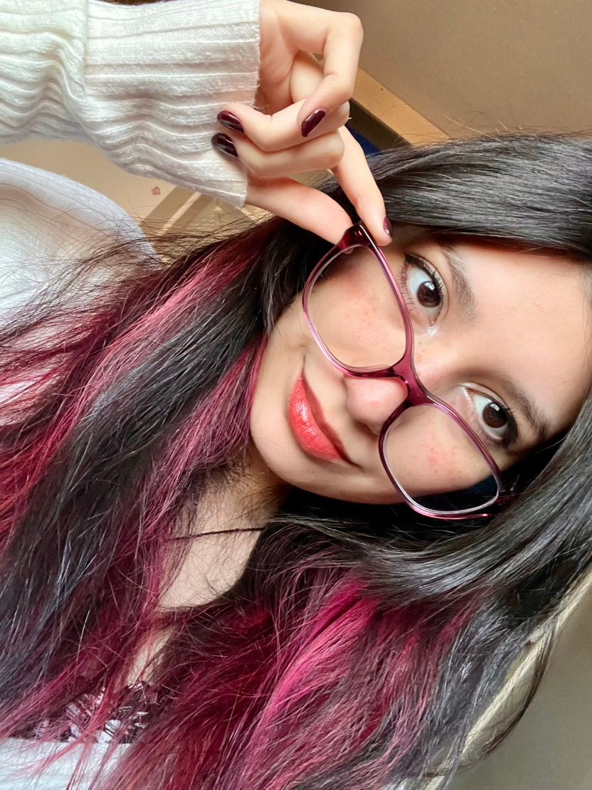 Come hang out with me! Im available for you(⌒▽⌒)💕
