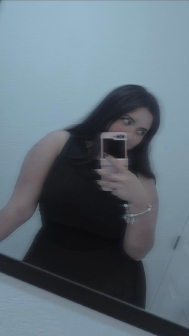 Let's watch something✨️