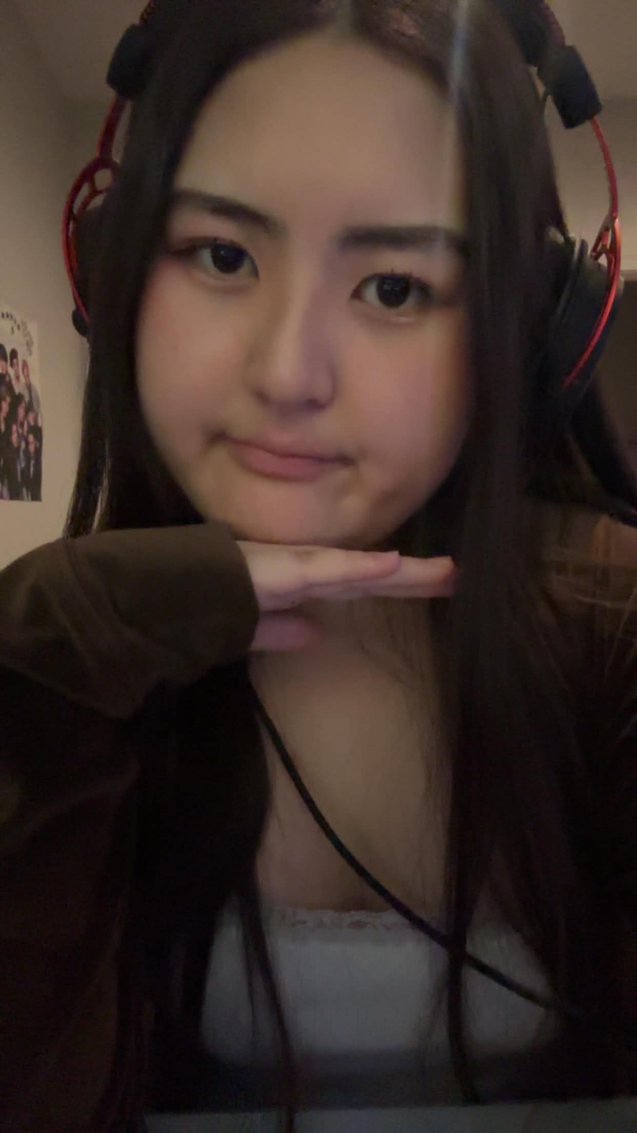 hihi any1 wanna talk or play :3