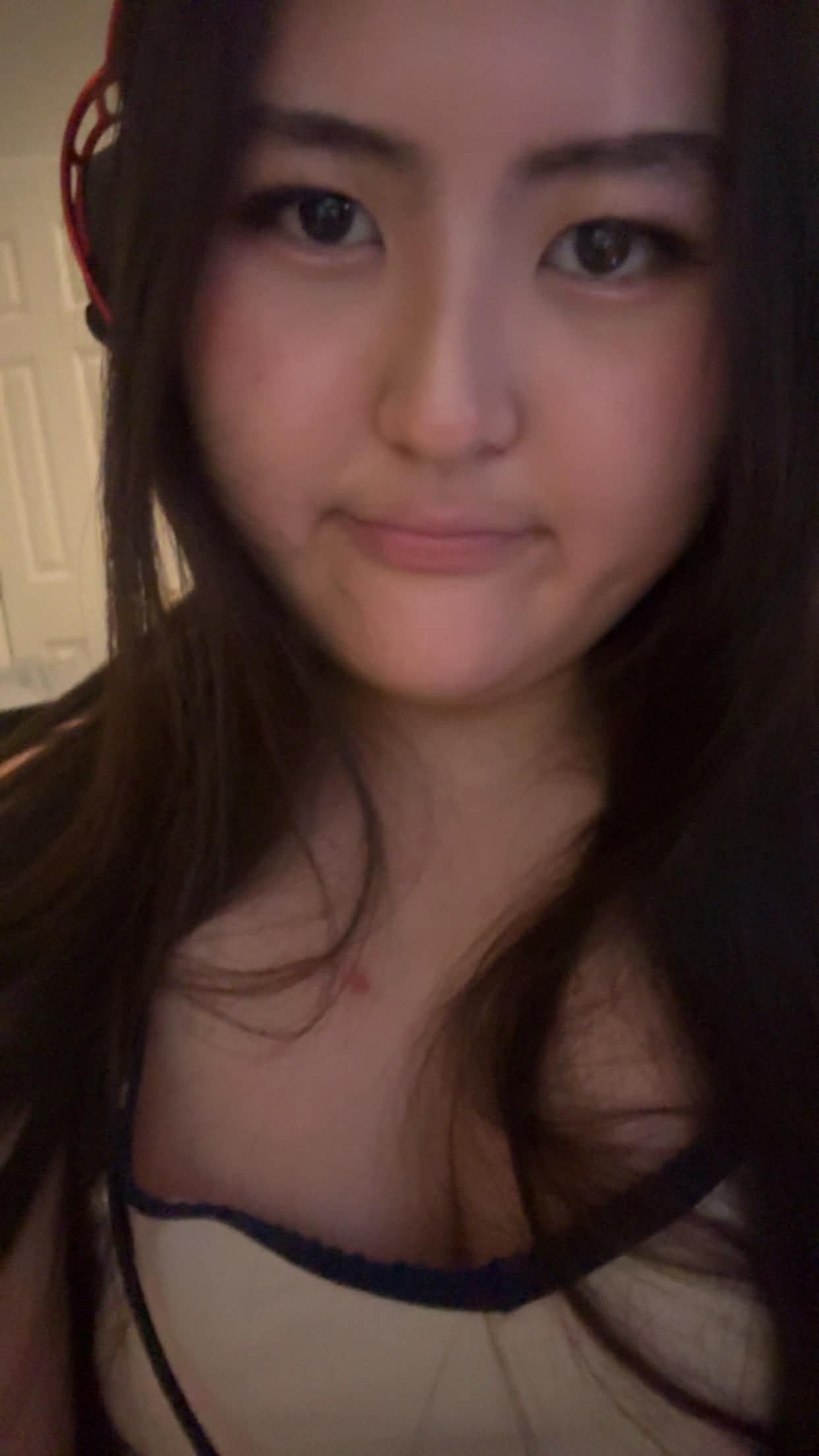 available for selfies n vids :D