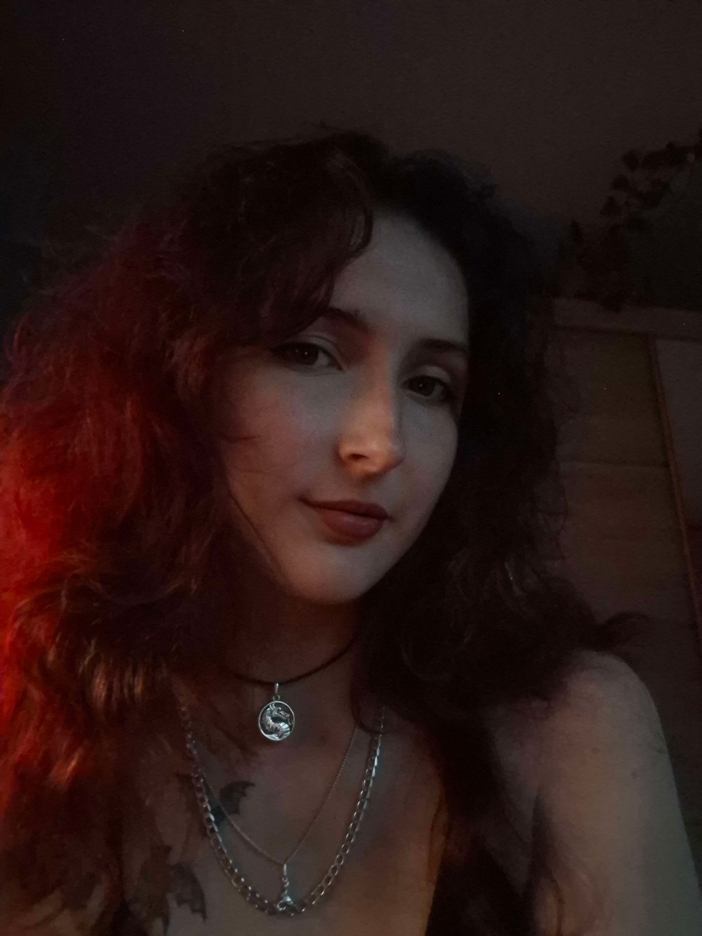 I'm available rn <33