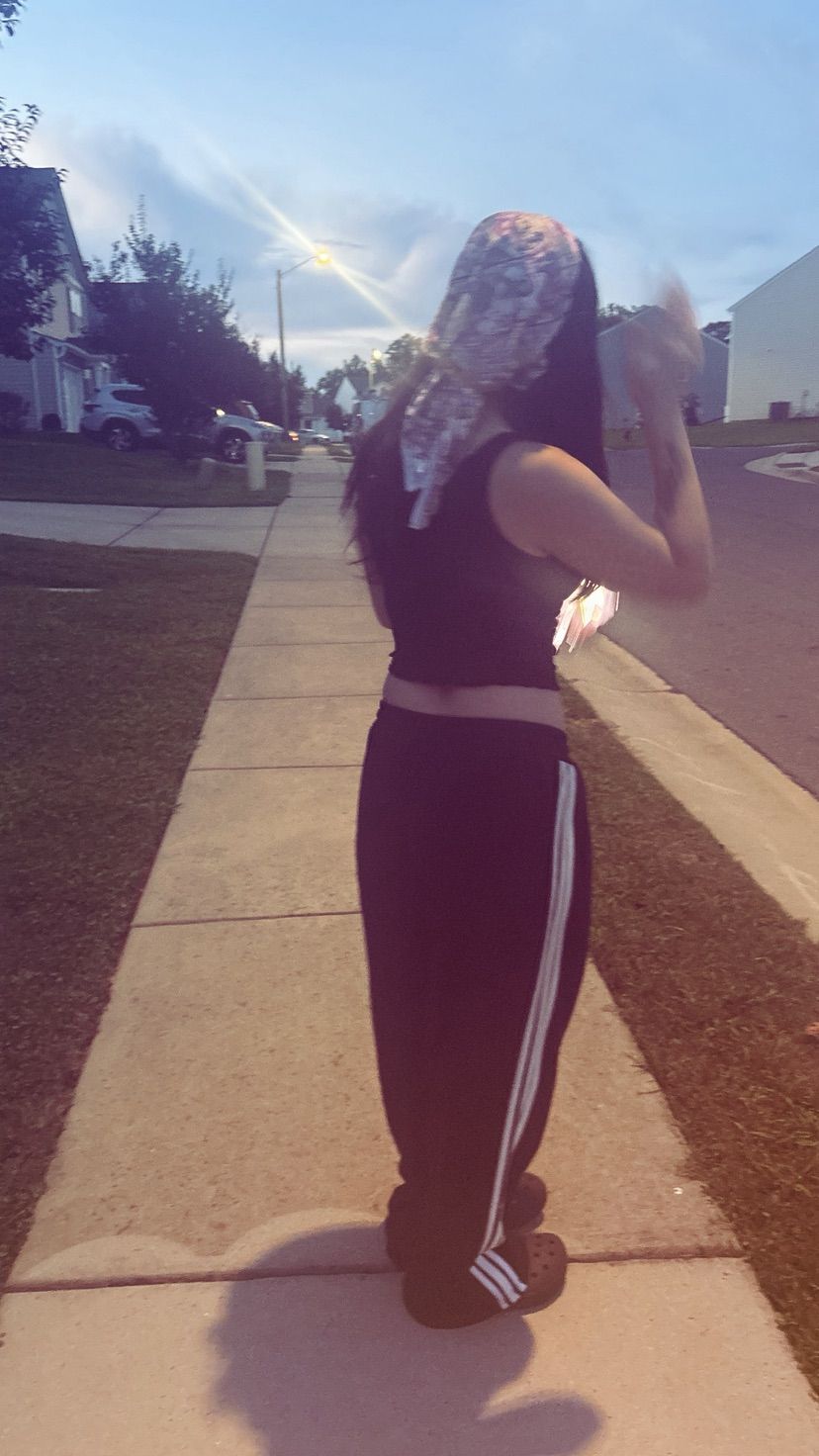 hi everyone come play a game in fortnite with me
