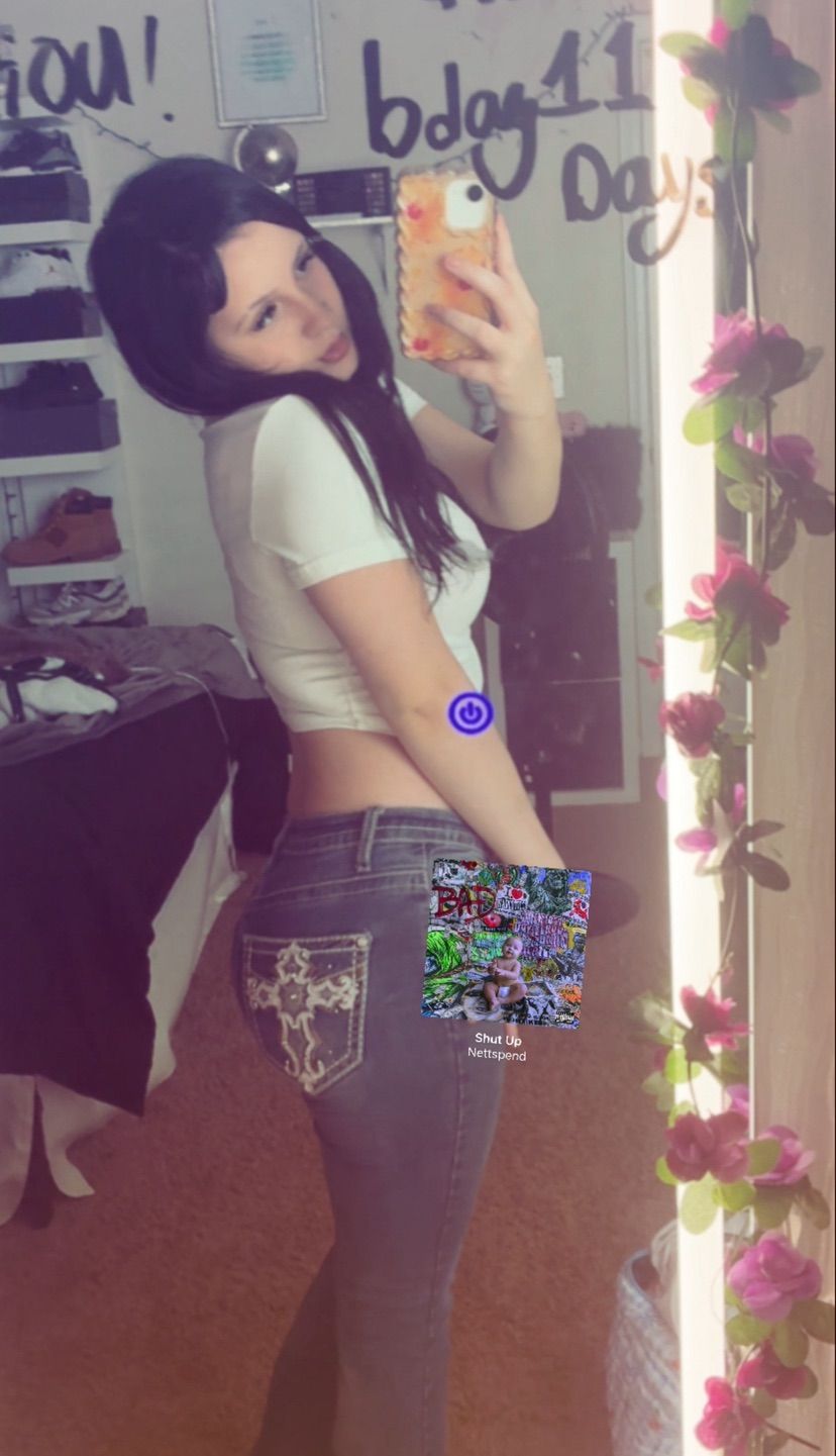 come play a game in roblox with me
