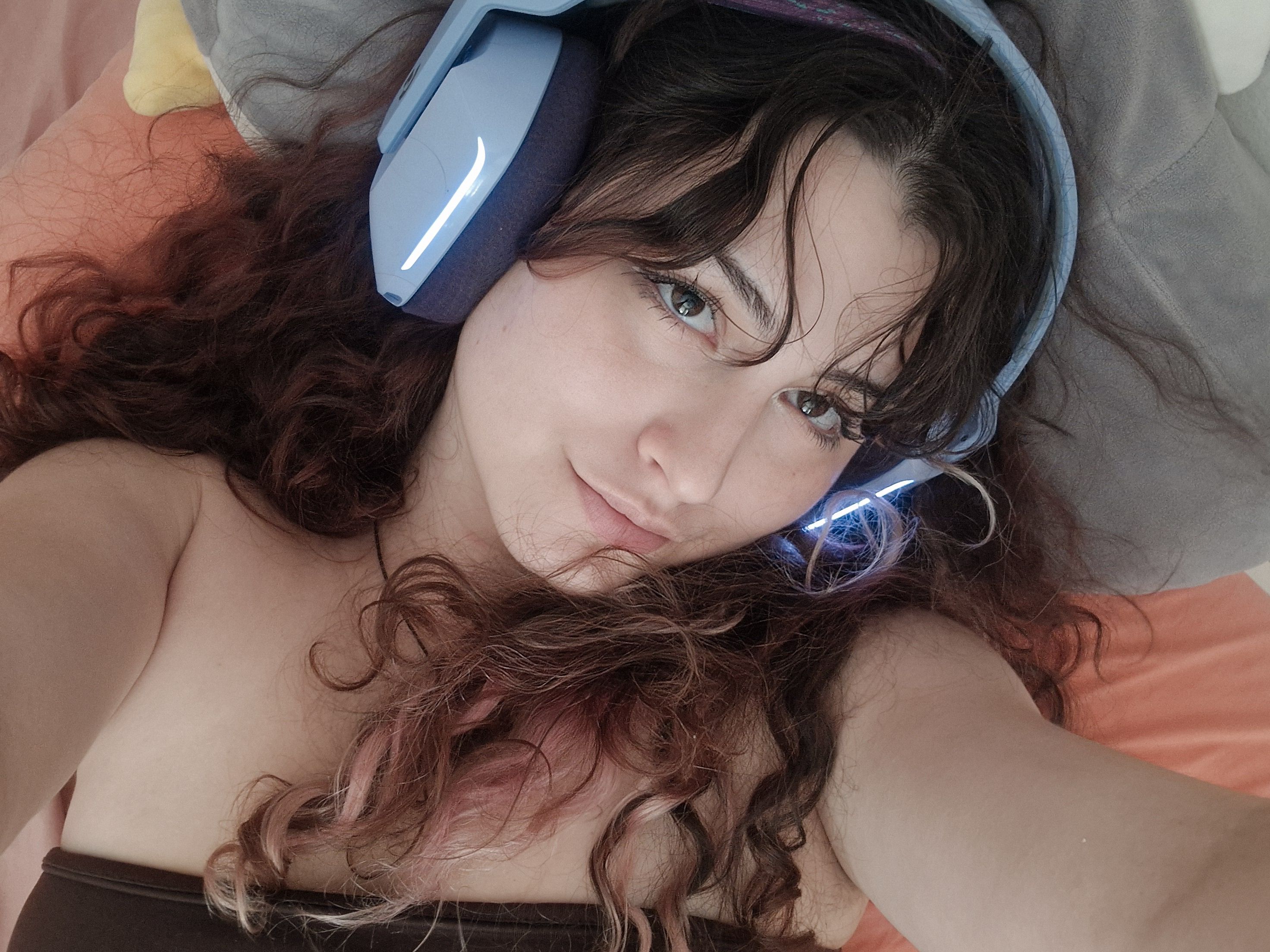 onlinee~~ games/movies/vchat/more