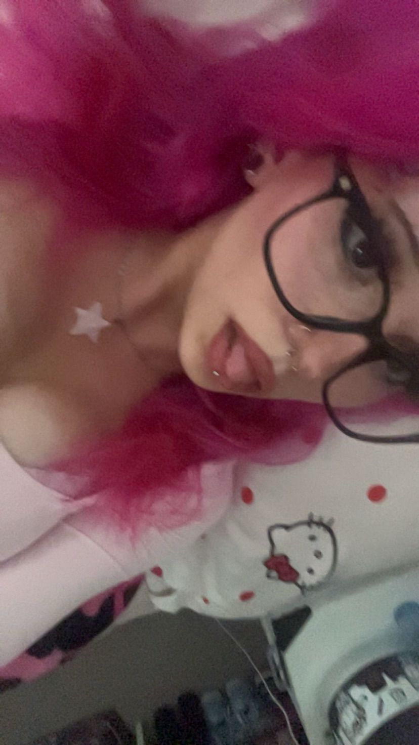 lets play relax and play some roblox! im down wtv!