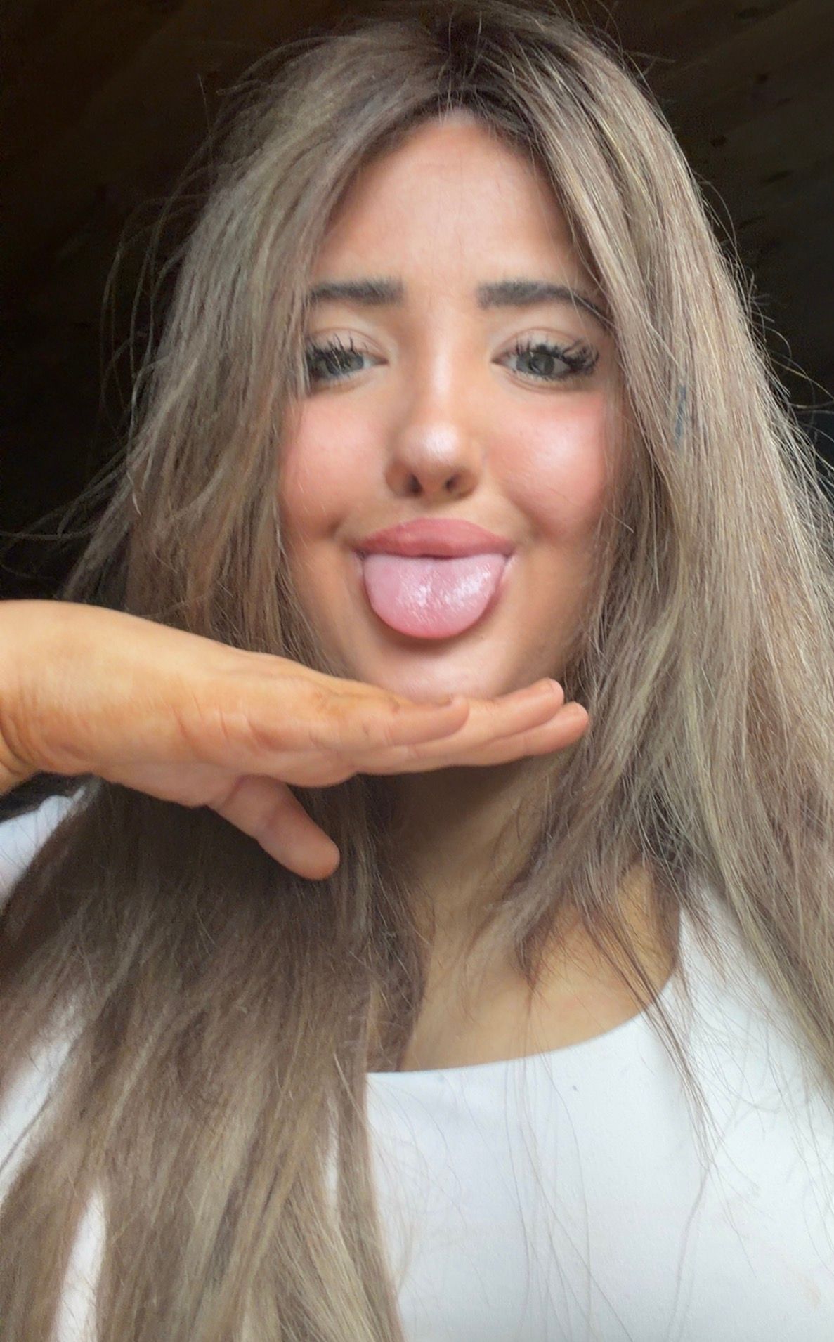 Come chill with me!!!:>>
