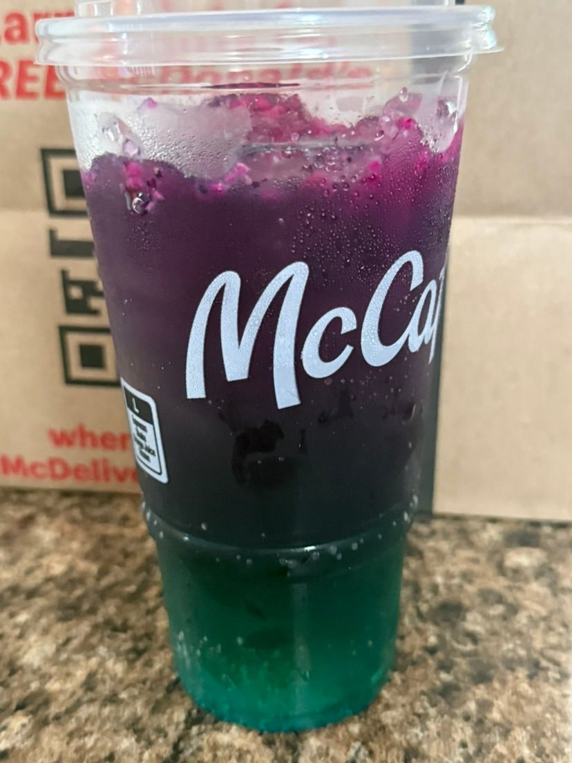 pretty drink ٩(^‿^)۶