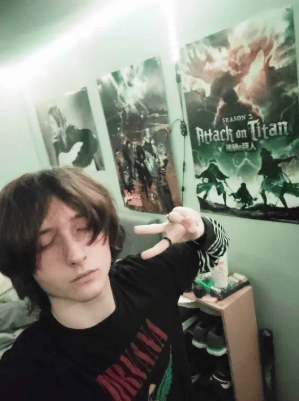 anyone wanna play league with an eboy >;3