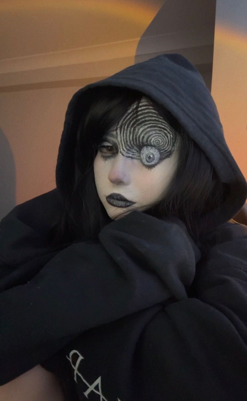 thought I’d share my uzumaki makeup