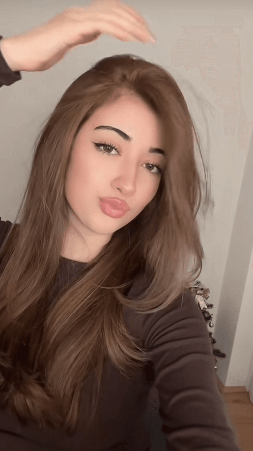 Available for pics 💕📸