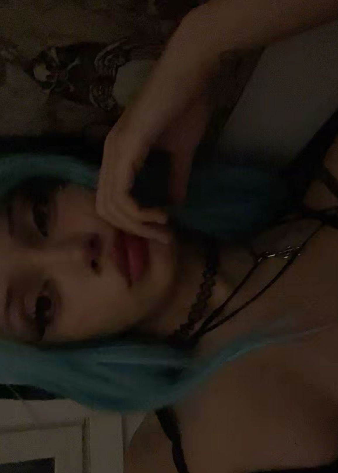 hiii ;3 pics vids and vidcalls!
