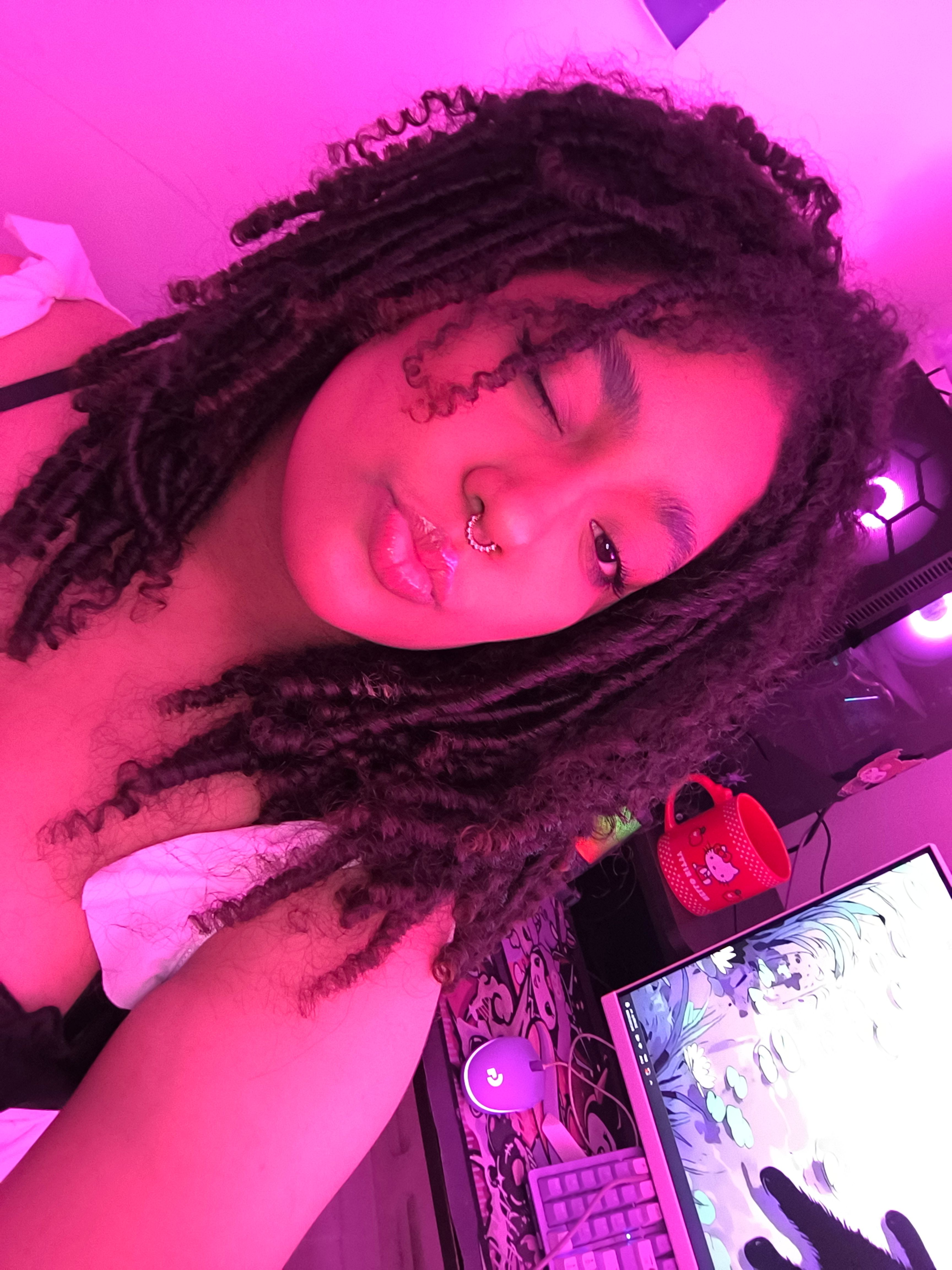Anyone here? 🤭✨