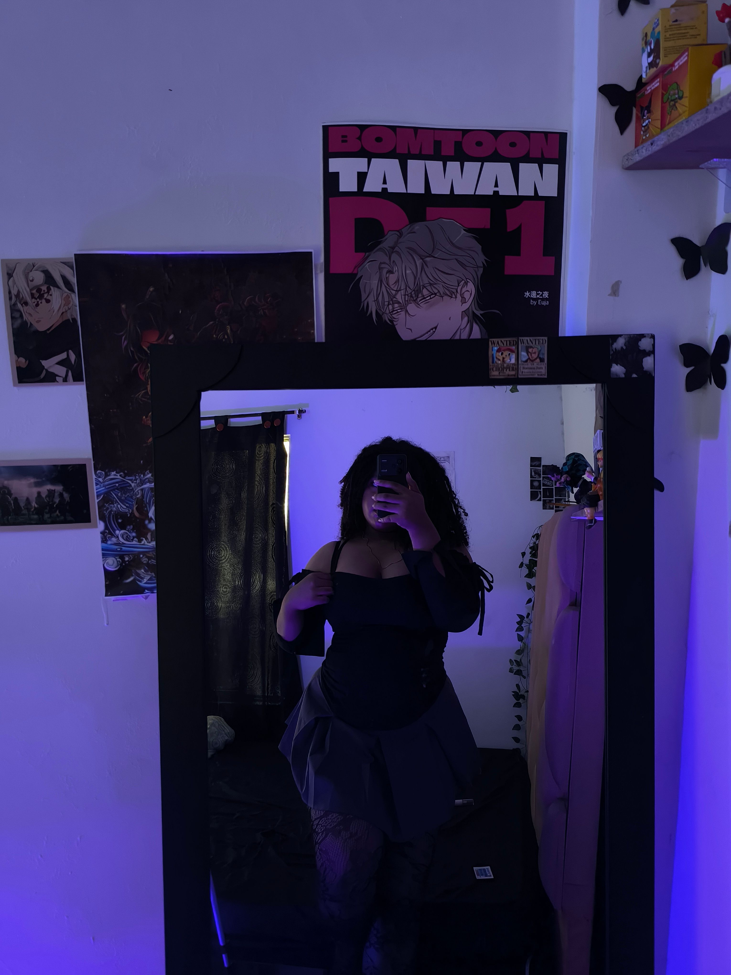 Anyone up for watching a movie? 🤭🩷