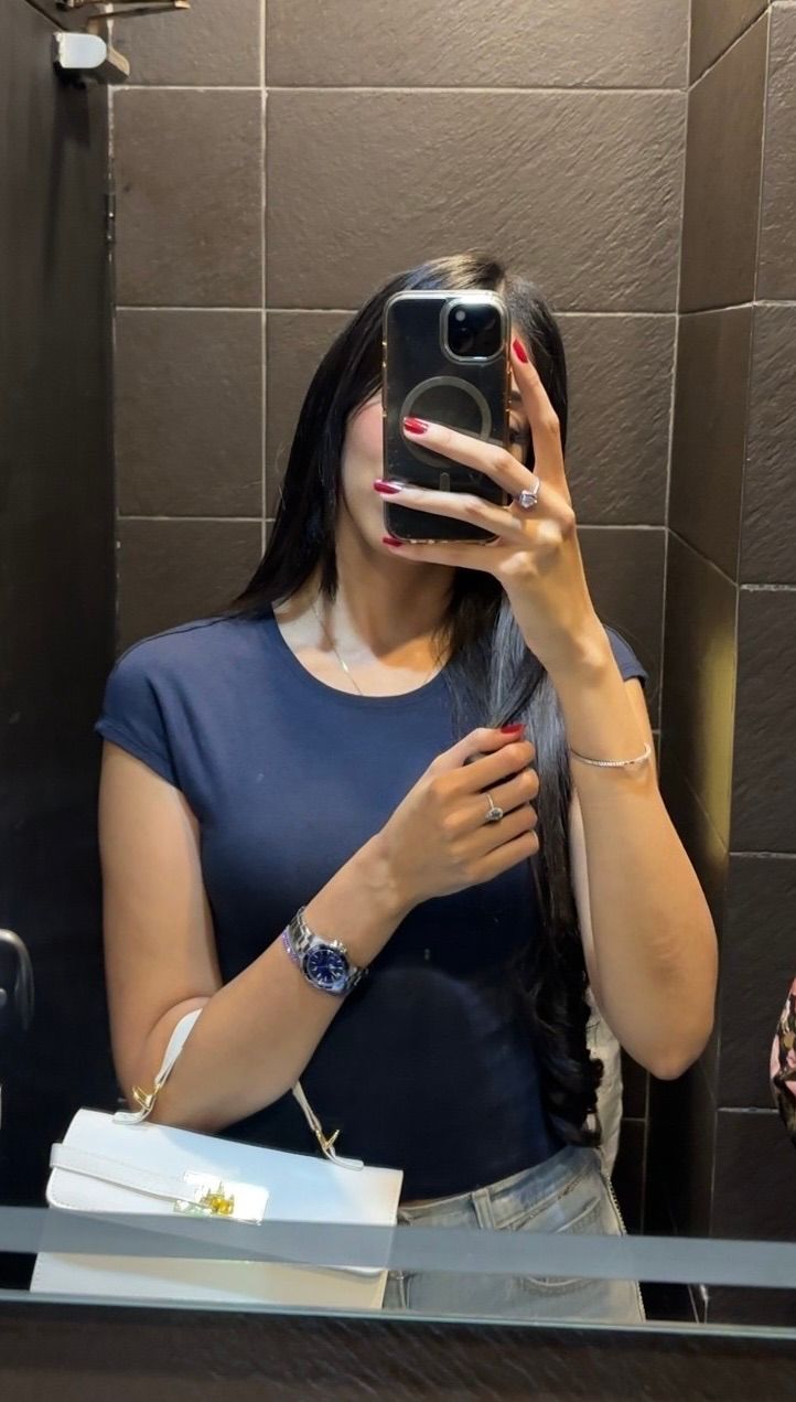 Caught in the mirror 💙