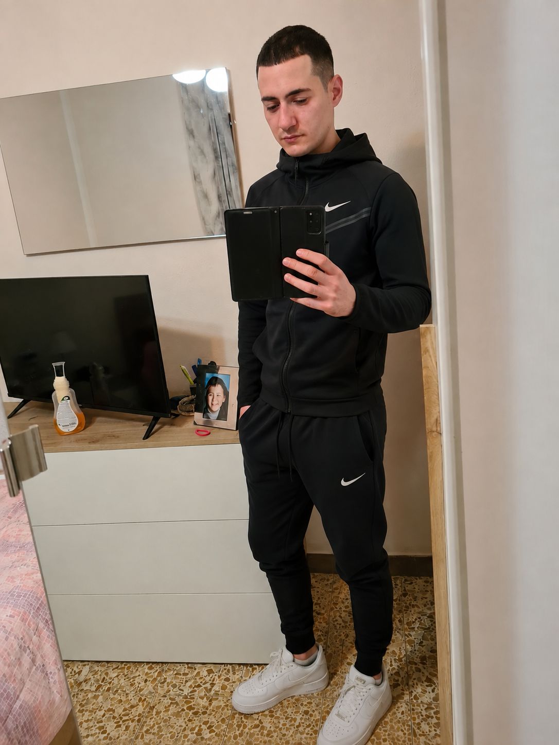 Caught you looking 👀 might as well say hi 😌