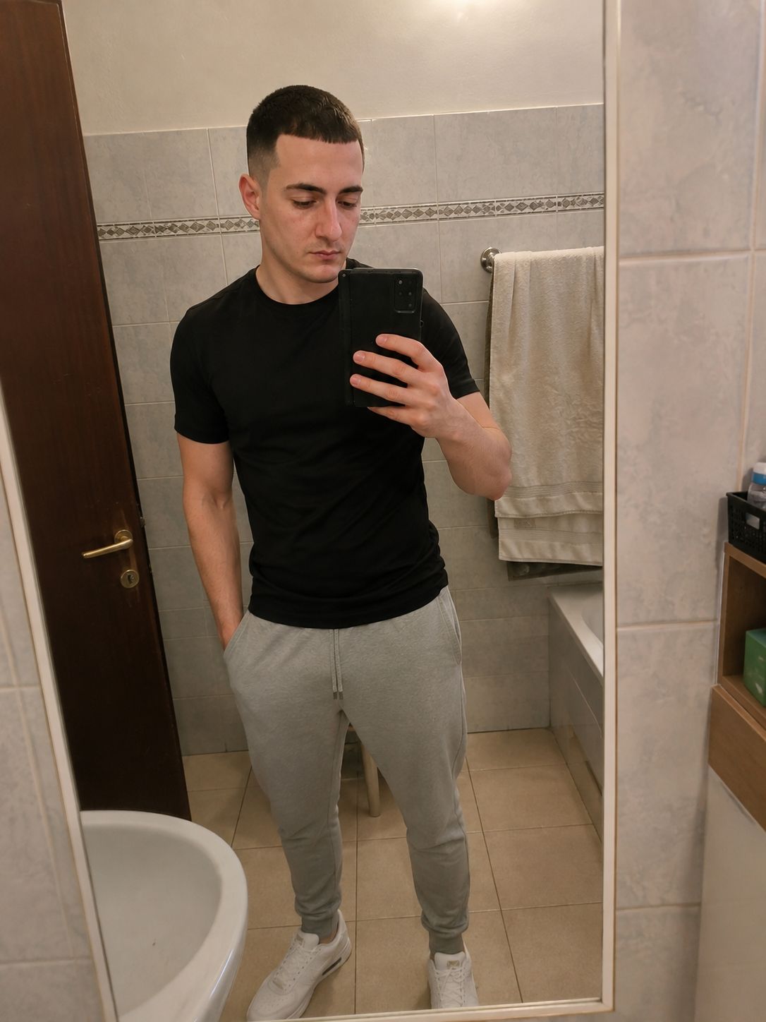 Waiting for you 👀
