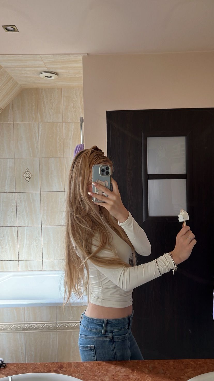 hii guys :3
anyone wanna teach me val?