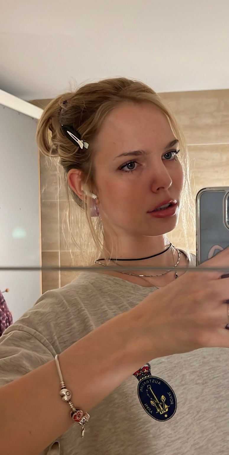 hi :3
