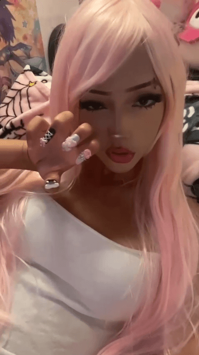 order me!! (I dont video call but this is me)