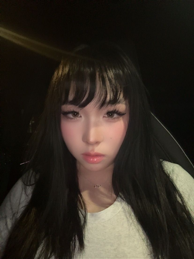 looking for a thirddd :3