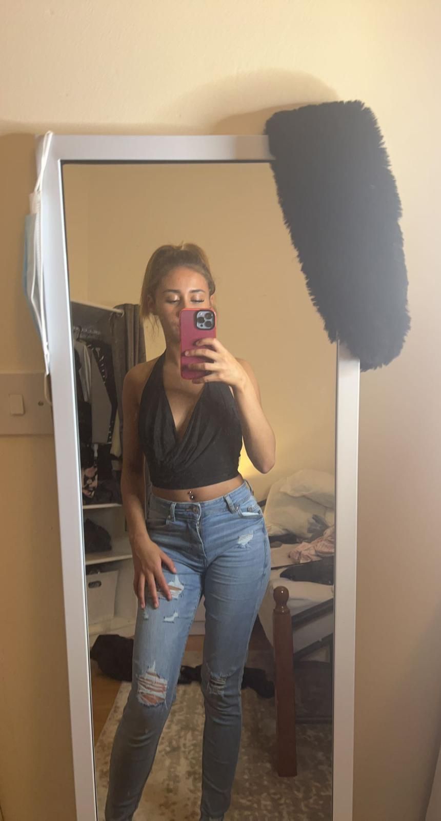 Wanna see more of me? 🤍