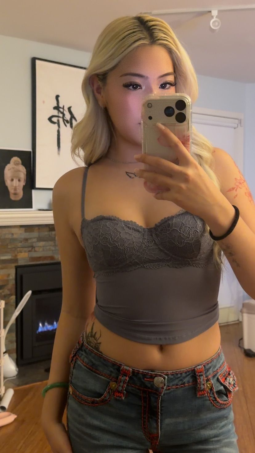 hii im avail for vid call!!