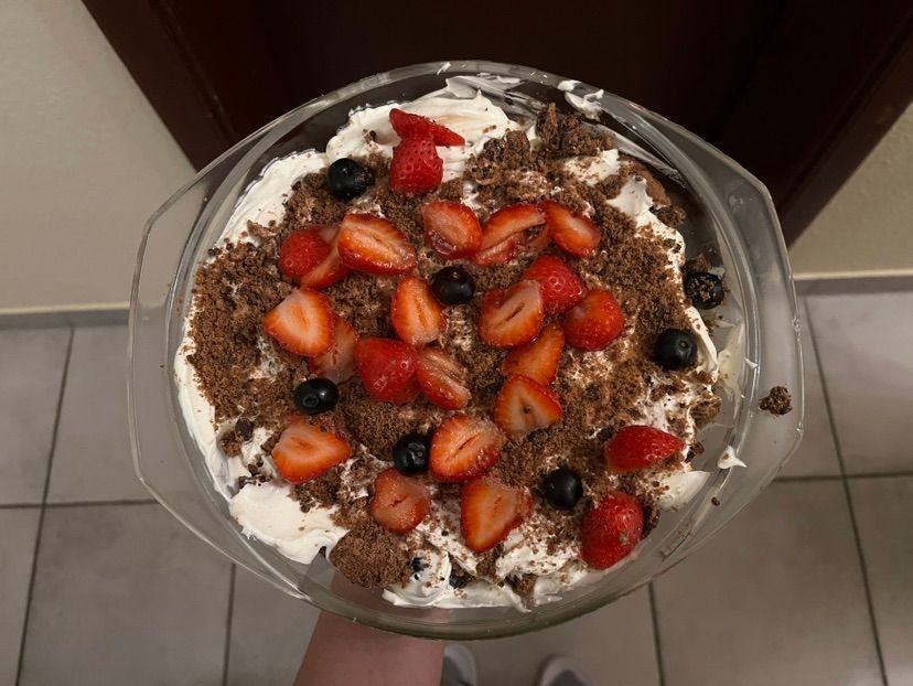 i made a strawberry & blueberry dessert!🫶🏼🍓🫐