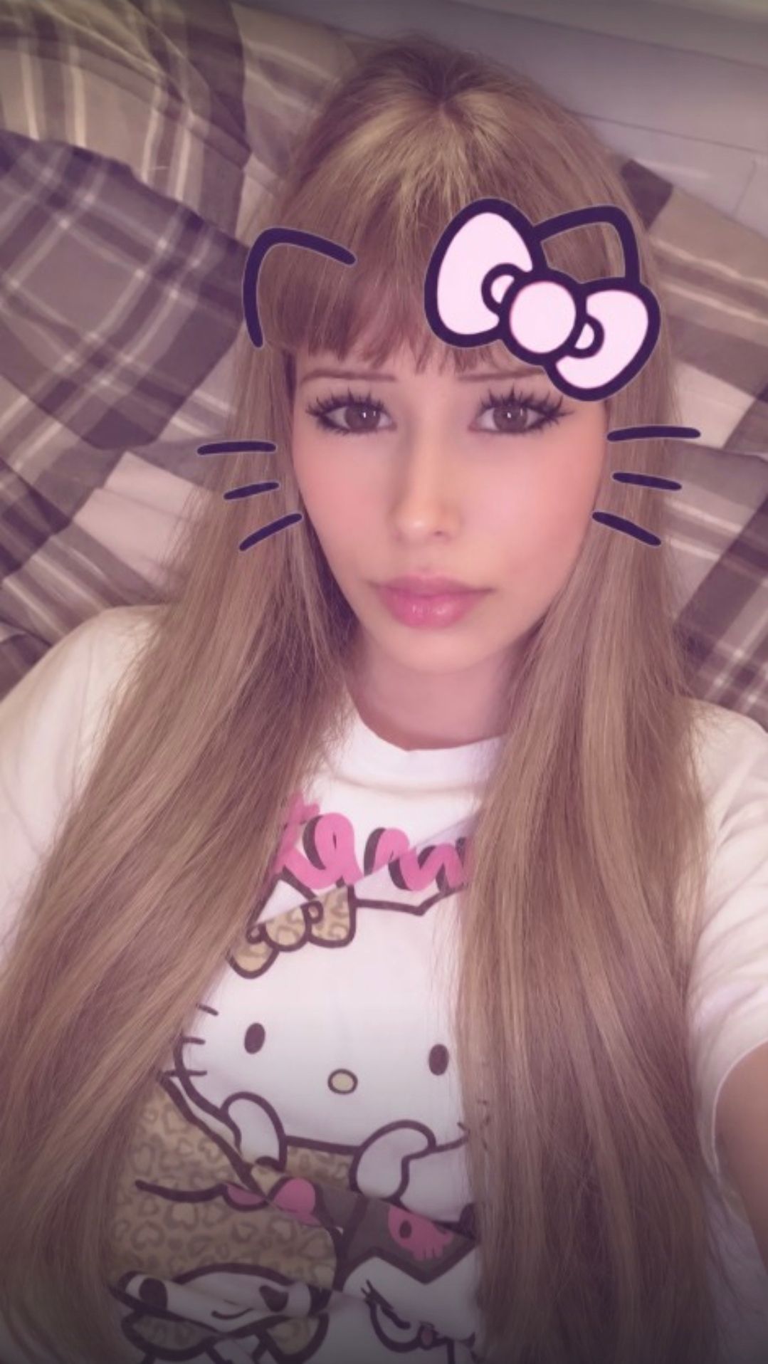 🎀 Just relaxing in my comfy bed 🎀