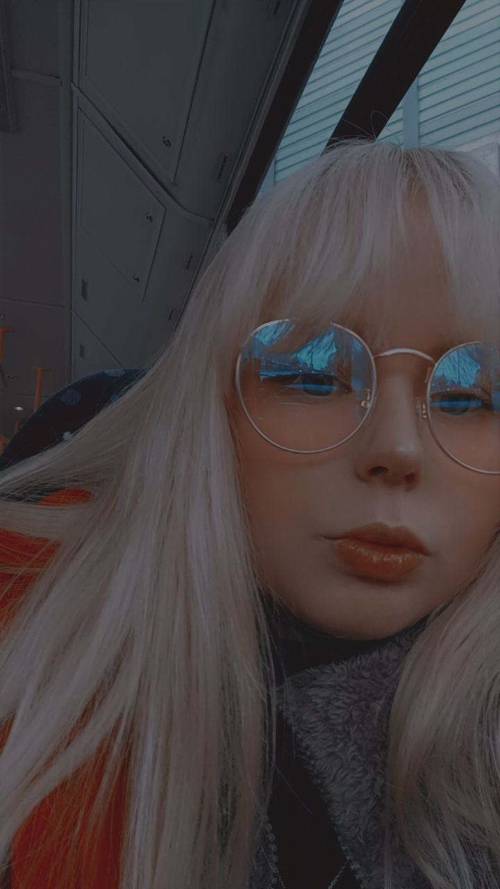 Lets play some League together (˶ᵔ ᵕ ᵔ˶)