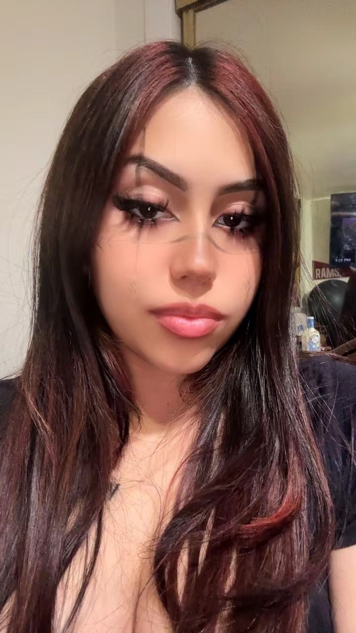 Your Cute Little Carry Crush ♡