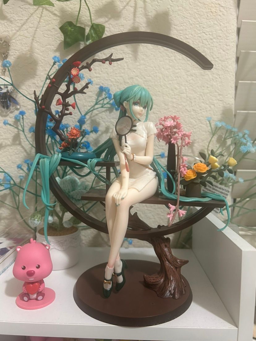 My figurine came!! ◝(ᵔᗜᵔ)◜