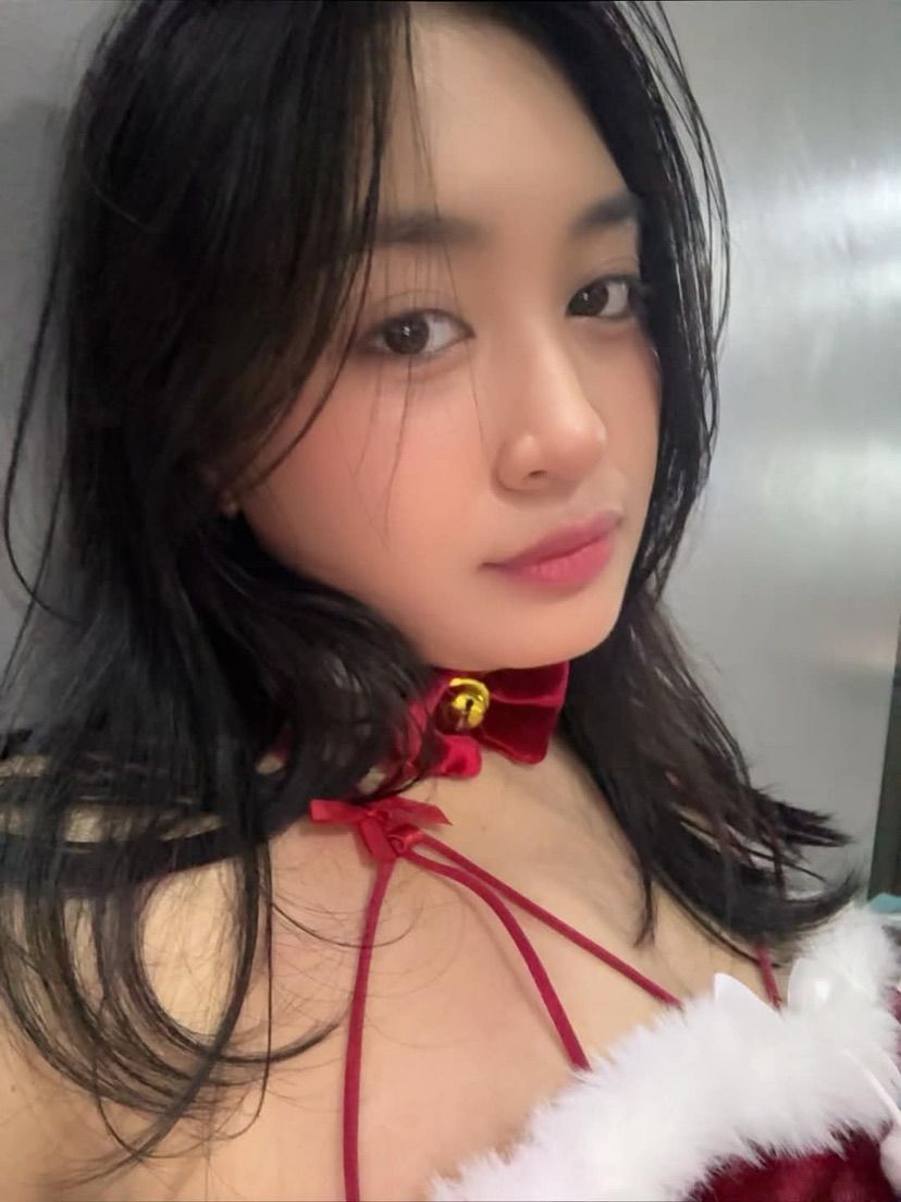 Yoohooo im available for video calls and voicecall